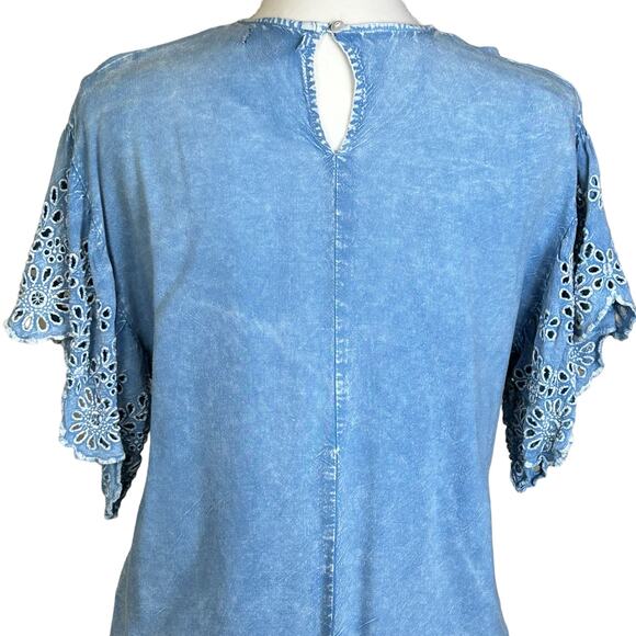 Style Envy Top Women Size XL Blue Dye Wash Rayon Eyelets Flatter Sleeves Blouse - Picture 3 of 12